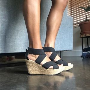 Kenneth Cole Black Espadrilles wedges.